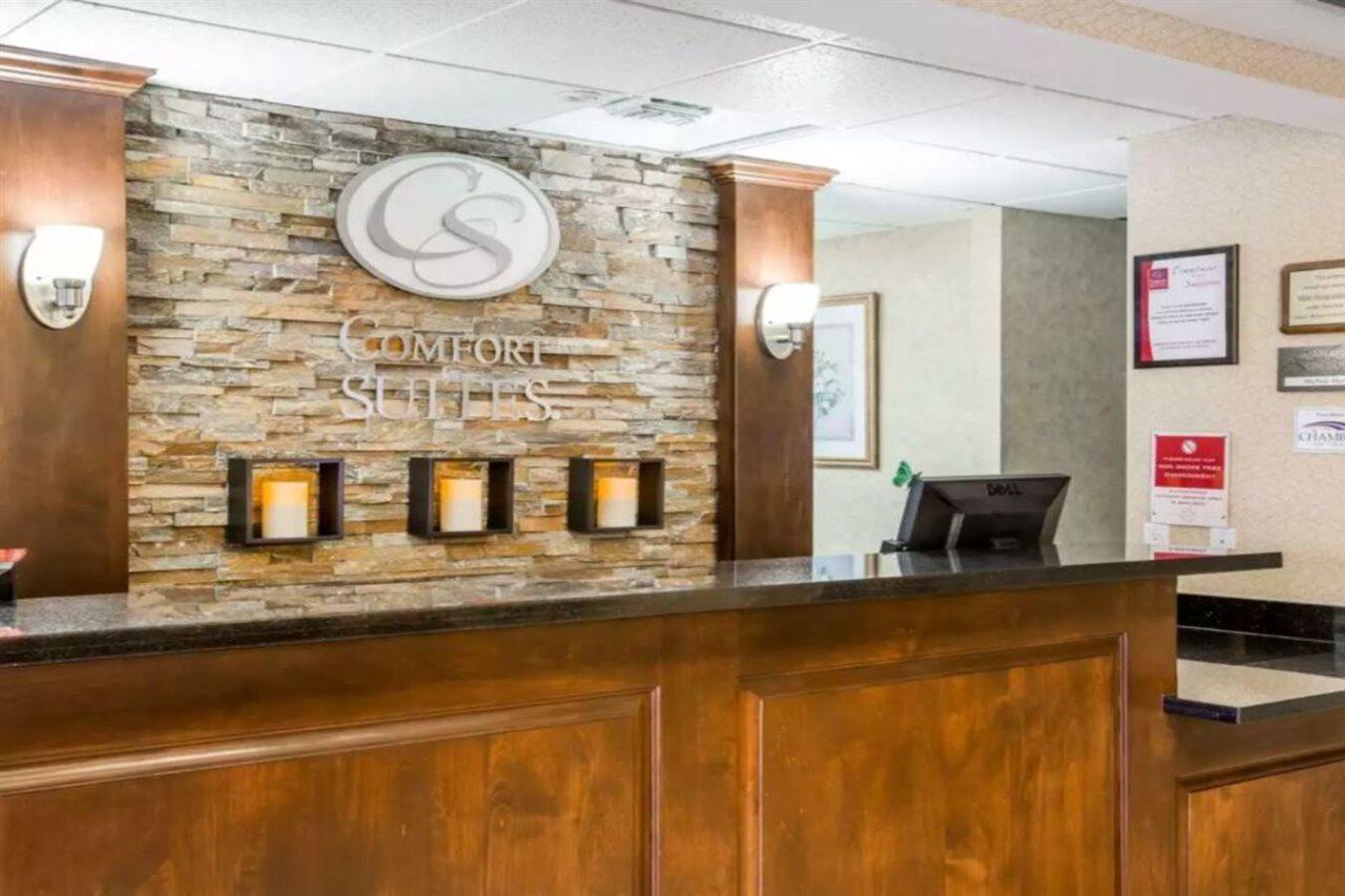 Comfort Suites Tulare Exterior photo
